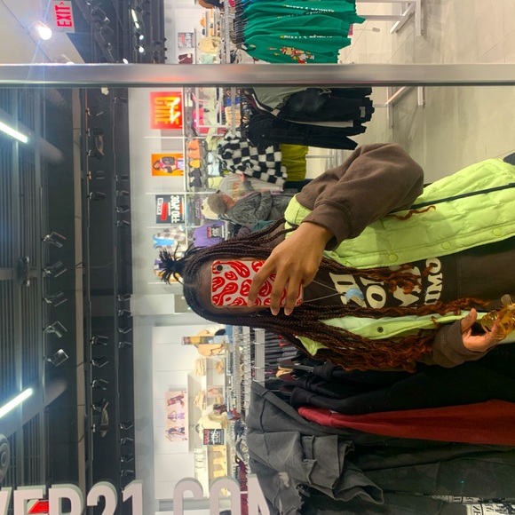 Meet your Posher, Jas - Picture 1 of 1